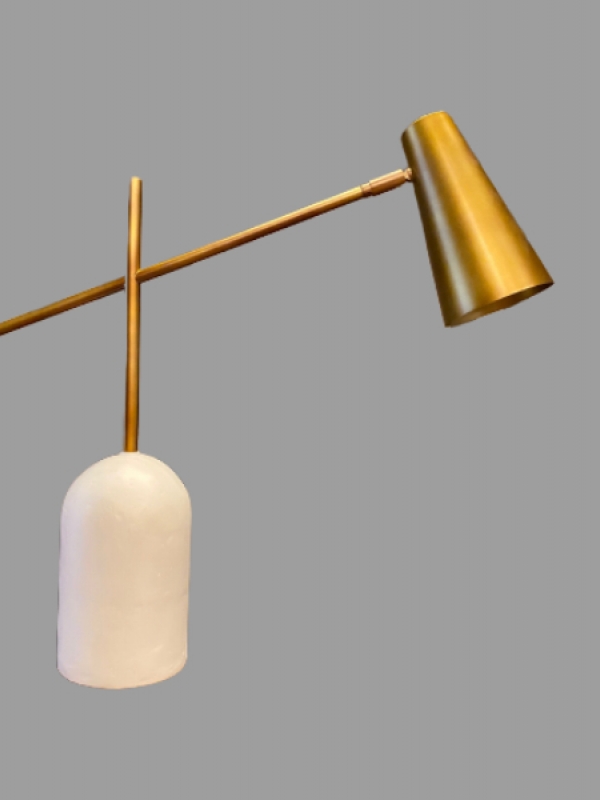 Metallic shade table lamp