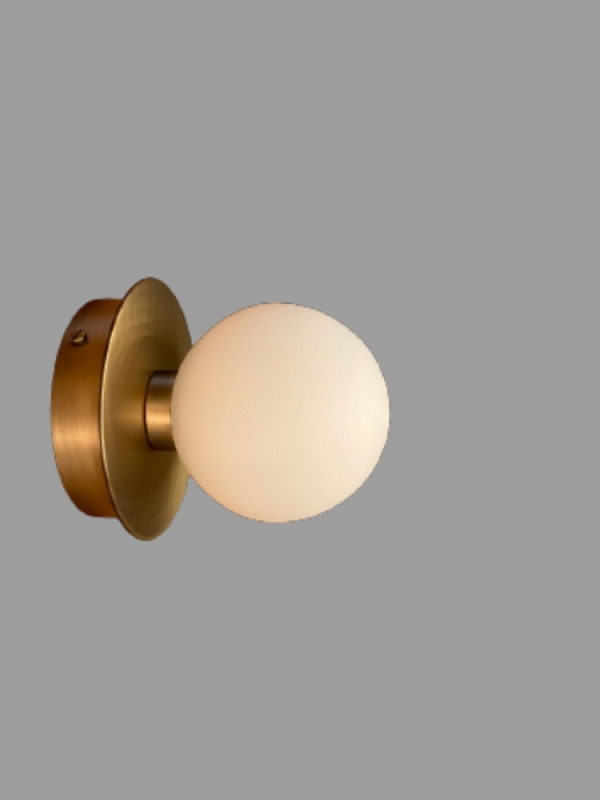 Brass wall lamp and gl...